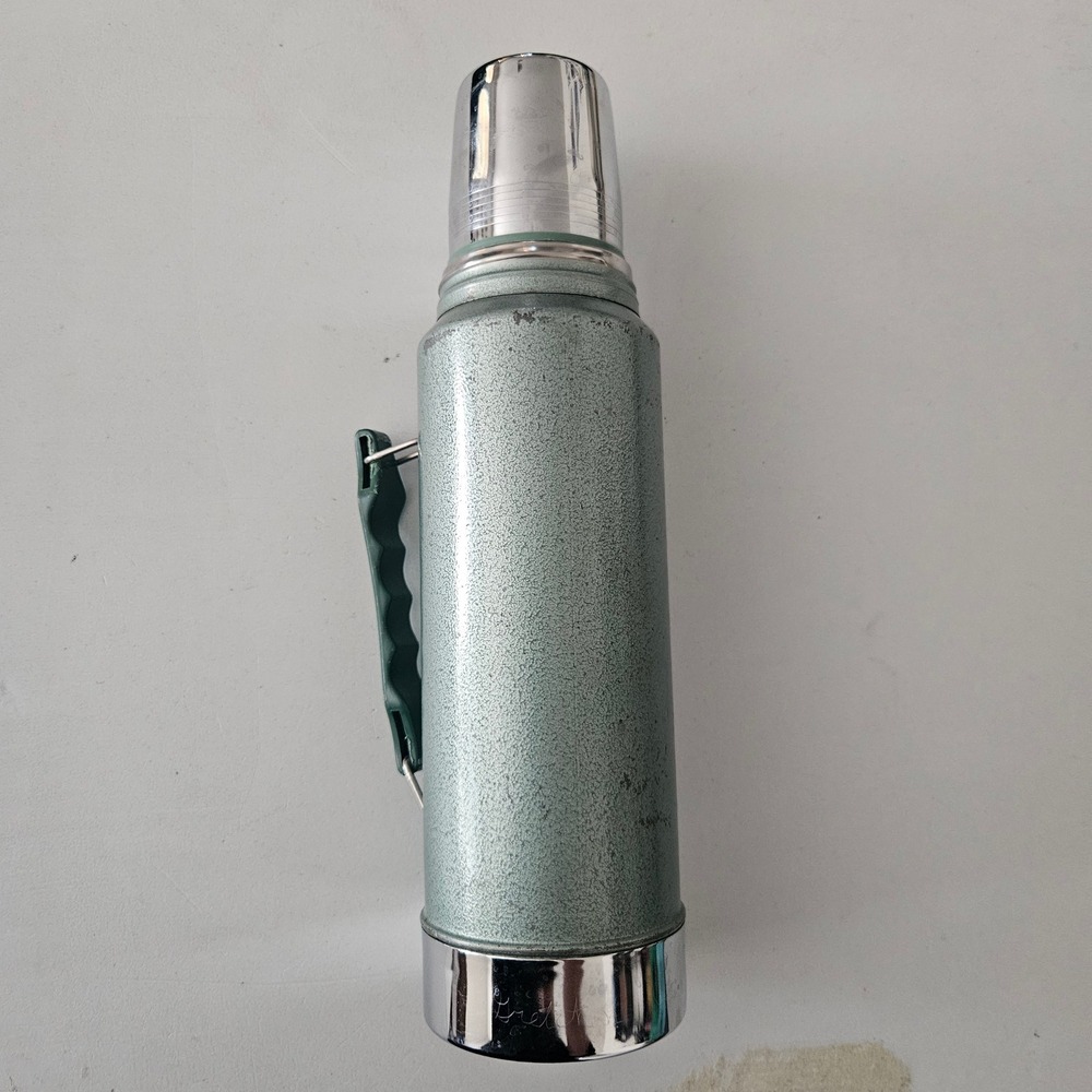 Aladdin Stanley Vintage Thermos Hammertone Green 1 Quart Vacuum Bottle A-944DH